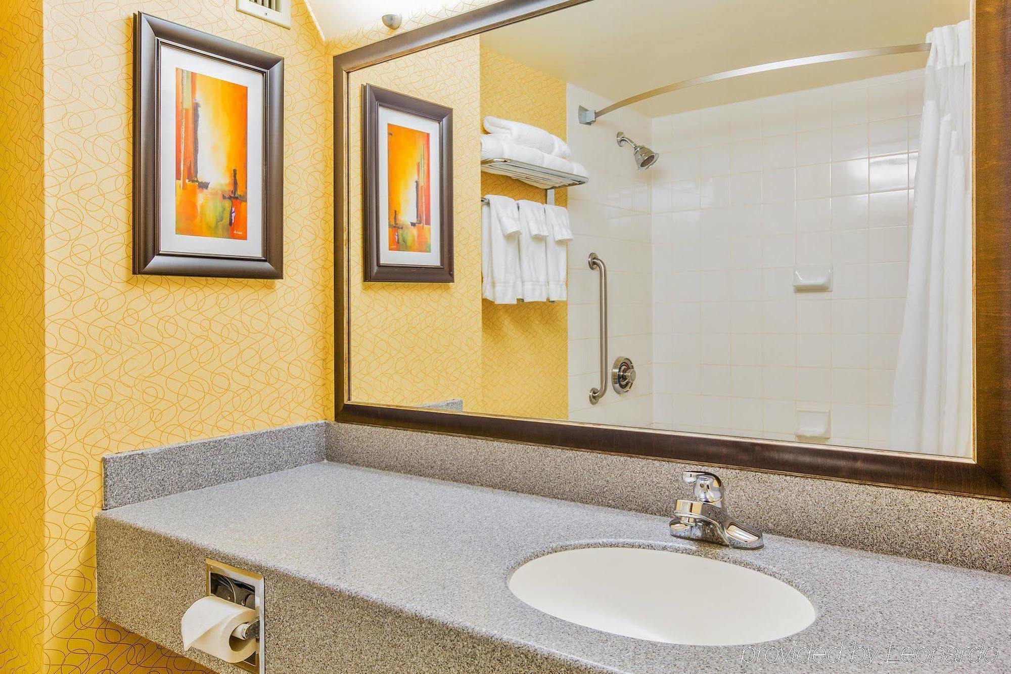 Holiday Inn Sydney - Waterfront By Ihg Экстерьер фото