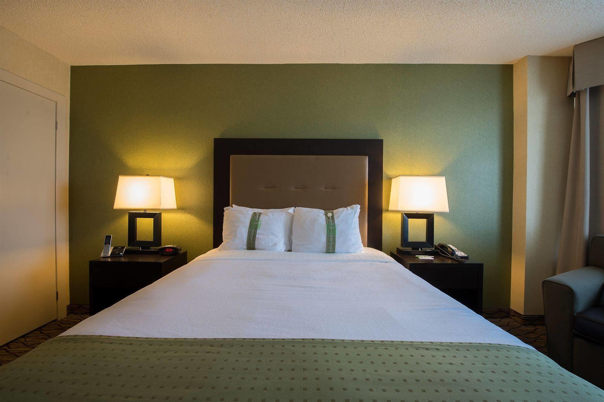 Holiday Inn Sydney - Waterfront By Ihg Экстерьер фото